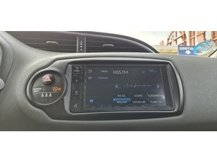 Toyota Yaris 100H Feel 74 kW (100 CV)