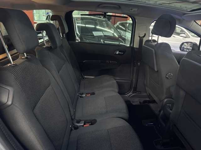 Peugeot5008 1.6 BlueHDi FAP Allure 88 kW (120 CV) Vehículo usado en Barcelona - 6