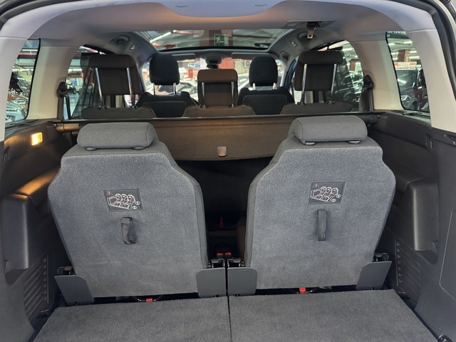 Peugeot5008 1.6 BlueHDi FAP Allure 88 kW (120 CV) Vehículo usado en Barcelona - 9