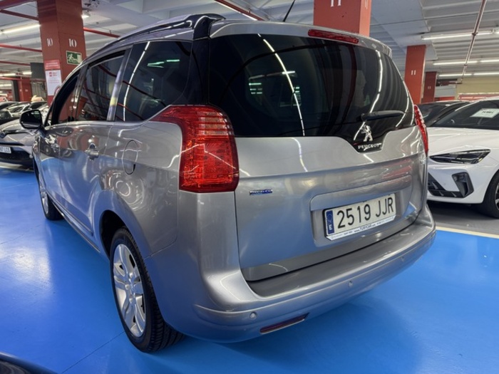 Peugeot5008 1.6 BlueHDi FAP Allure 88 kW (120 CV) Vehículo usado en Barcelona - 10 Peugeot5008 1.6 BlueHDi FAP Allure 88 kW (120 CV) Vehículo usado en Barcelona - 10