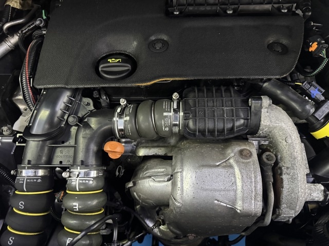 Peugeot5008 1.6 BlueHDi FAP Allure 88 kW (120 CV) Vehículo usado en Barcelona - 21