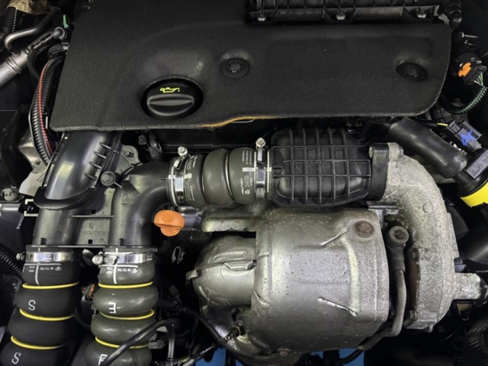 Peugeot5008 1.6 BlueHDi FAP Allure 88 kW (120 CV) Vehículo usado en Barcelona - 21 Peugeot5008 1.6 BlueHDi FAP Allure 88 kW (120 CV) Vehículo usado en Barcelona - 21