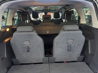 Peugeot 5008 1.6 BlueHDi FAP Allure 88 kW (120 CV) Peugeot 5008 1.6 BlueHDi FAP Allure 88 kW (120 CV)