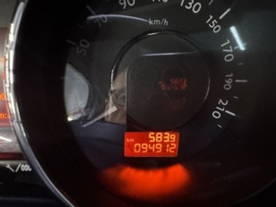 Peugeot 5008 1.6 BlueHDi FAP Allure 88 kW (120 CV) Peugeot 5008 1.6 BlueHDi FAP Allure 88 kW (120 CV)