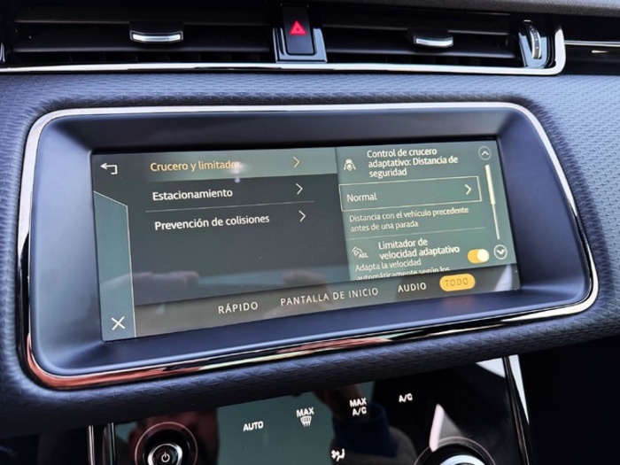 Land RoverRange Rover Evoque D163 MHEV R-Dynamic S 4WD Auto 120 kW (163 CV) Vehículo usado en Barcelona - 26 Land RoverRange Rover Evoque D163 MHEV R-Dynamic S 4WD Auto 120 kW (163 CV) Vehículo usado en Barcelona - 26