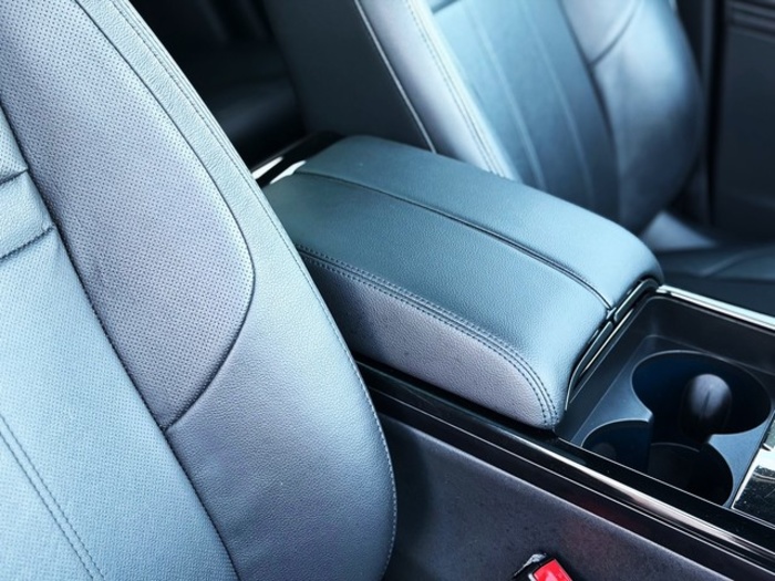 Land RoverRange Rover Evoque D163 MHEV R-Dynamic S 4WD Auto 120 kW (163 CV) Vehículo usado en Barcelona - 33 Land RoverRange Rover Evoque D163 MHEV R-Dynamic S 4WD Auto 120 kW (163 CV) Vehículo usado en Barcelona - 33