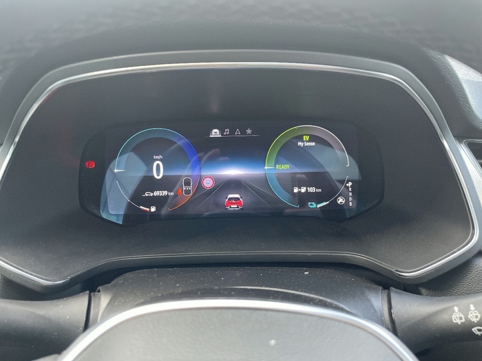 Renault Captur E-TECH PHEV 160 Fast Track 118 kW (160 CV) - 8 Renault Captur E-TECH PHEV 160 Fast Track 118 kW (160 CV) - 8