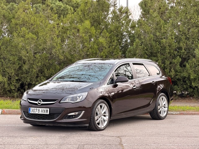 OpelAstra Sports Tourer 1.7 CDTI S&S Sportive 96 kW (130 CV) Vehículo usado en Barcelona - 1