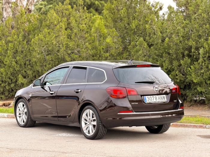 OpelAstra Sports Tourer 1.7 CDTI S&S Sportive 96 kW (130 CV) Vehículo usado en Barcelona - 5 OpelAstra Sports Tourer 1.7 CDTI S&S Sportive 96 kW (130 CV) Vehículo usado en Barcelona - 5