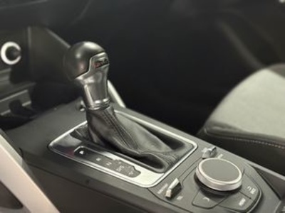 Audi Q2 design edition 1.4 TFSI COD 110 kW (150 CV) S tronic Audi Q2 design edition 1.4 TFSI COD 110 kW (150 CV) S tronic