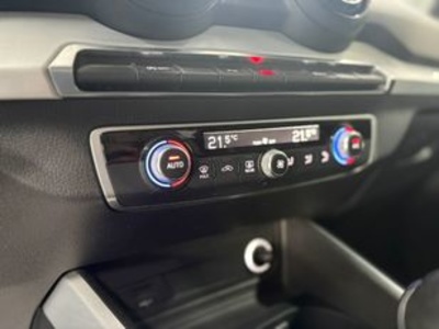 Audi Q2 design edition 1.4 TFSI COD 110 kW (150 CV) S tronic Audi Q2 design edition 1.4 TFSI COD 110 kW (150 CV) S tronic