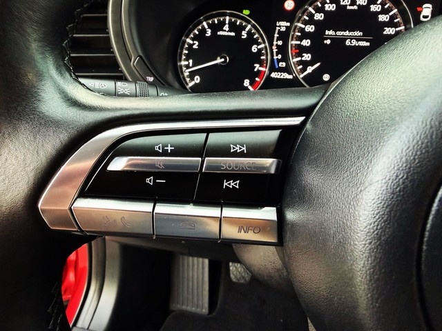 MazdaCX-30 2.0 Skyactiv-X Evolution 2WD 137 kW (186 CV) Vehículo usado en Barcelona - 18