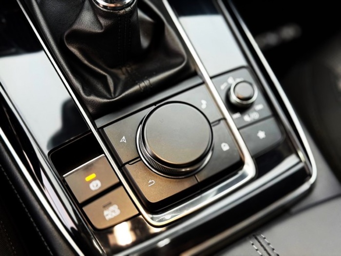 MazdaCX-30 2.0 Skyactiv-X Evolution 2WD 137 kW (186 CV) Vehículo usado en Barcelona - 32 MazdaCX-30 2.0 Skyactiv-X Evolution 2WD 137 kW (186 CV) Vehículo usado en Barcelona - 32