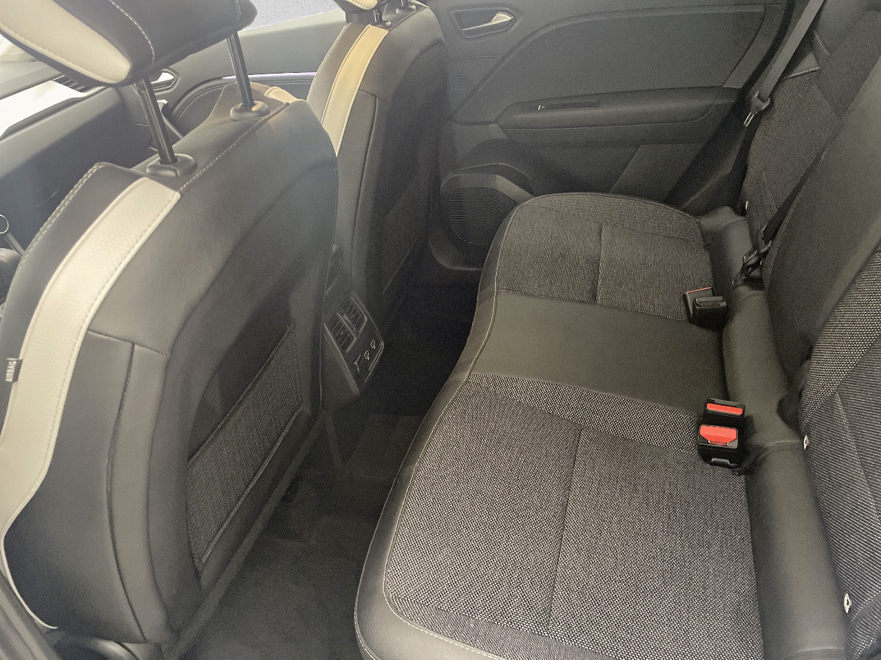 Renault Captur Techno TCe 103 kW (140 CV) GPF EDC - 9