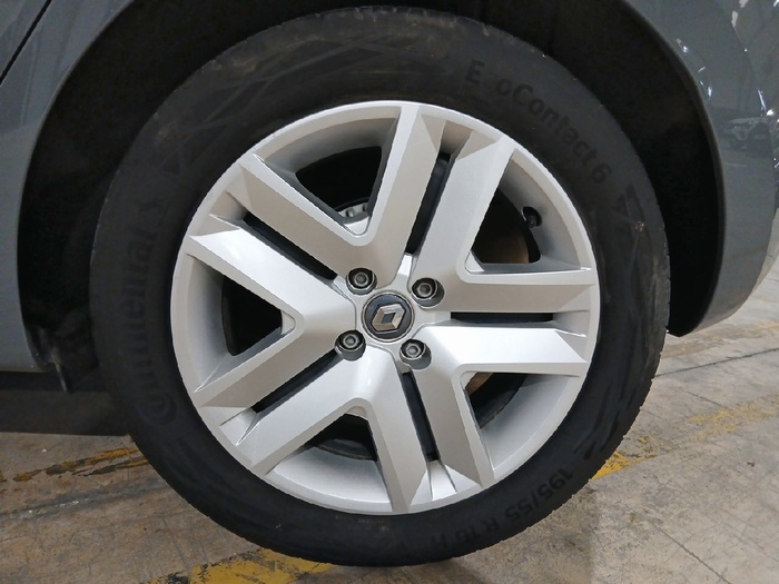 Renault Clio Intens TCe 66 kW (90 CV) - 10 Renault Clio Intens TCe 66 kW (90 CV) - 10