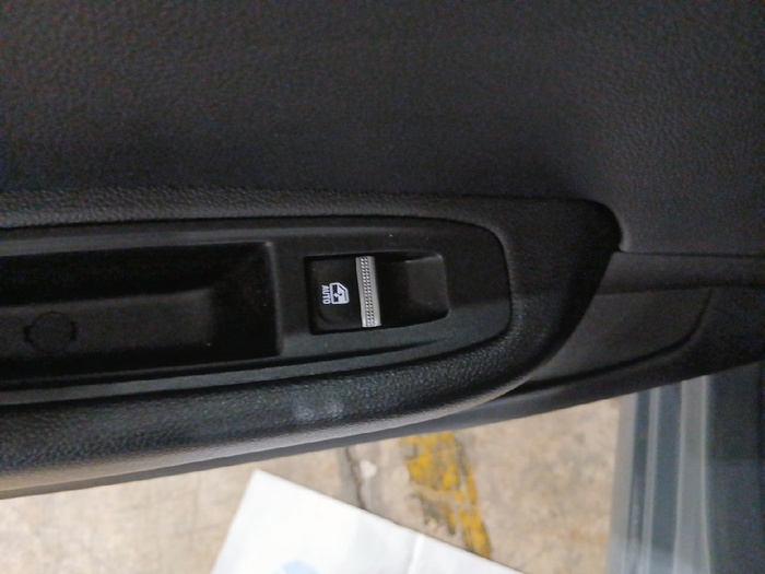 Renault Clio Intens TCe 66 kW (90 CV) - 18 Renault Clio Intens TCe 66 kW (90 CV) - 18