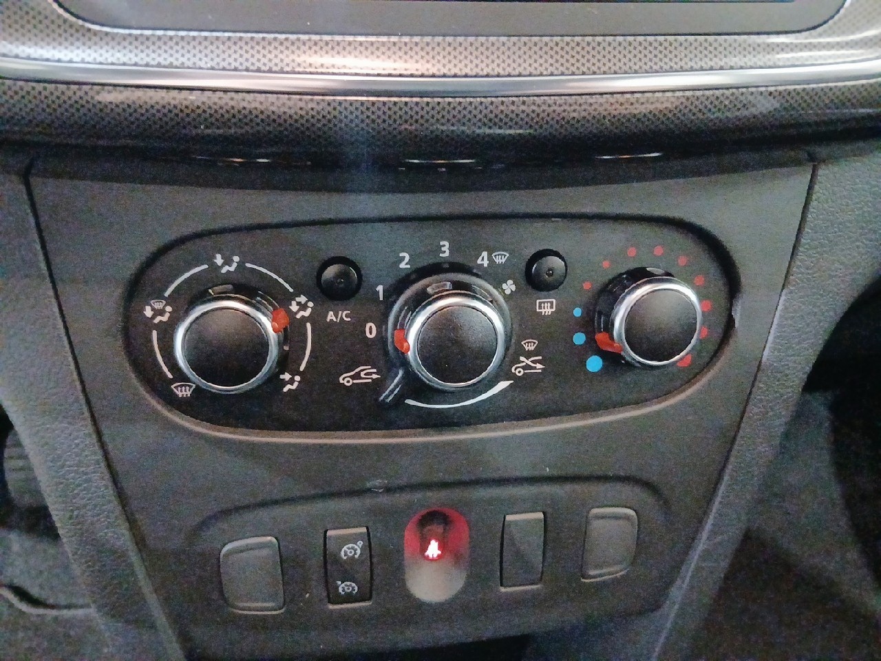 Dacia Sandero Stepway Essential TCe 74 kW (100 CV) - 14