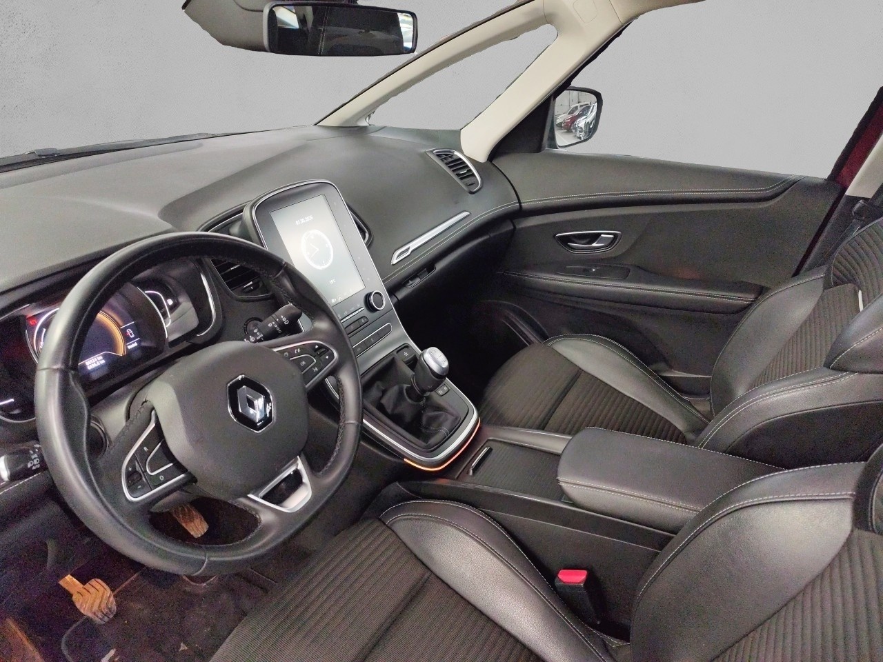 Renault Grand Scenic Zen TCe 103 kW (140 CV) GPF - 4