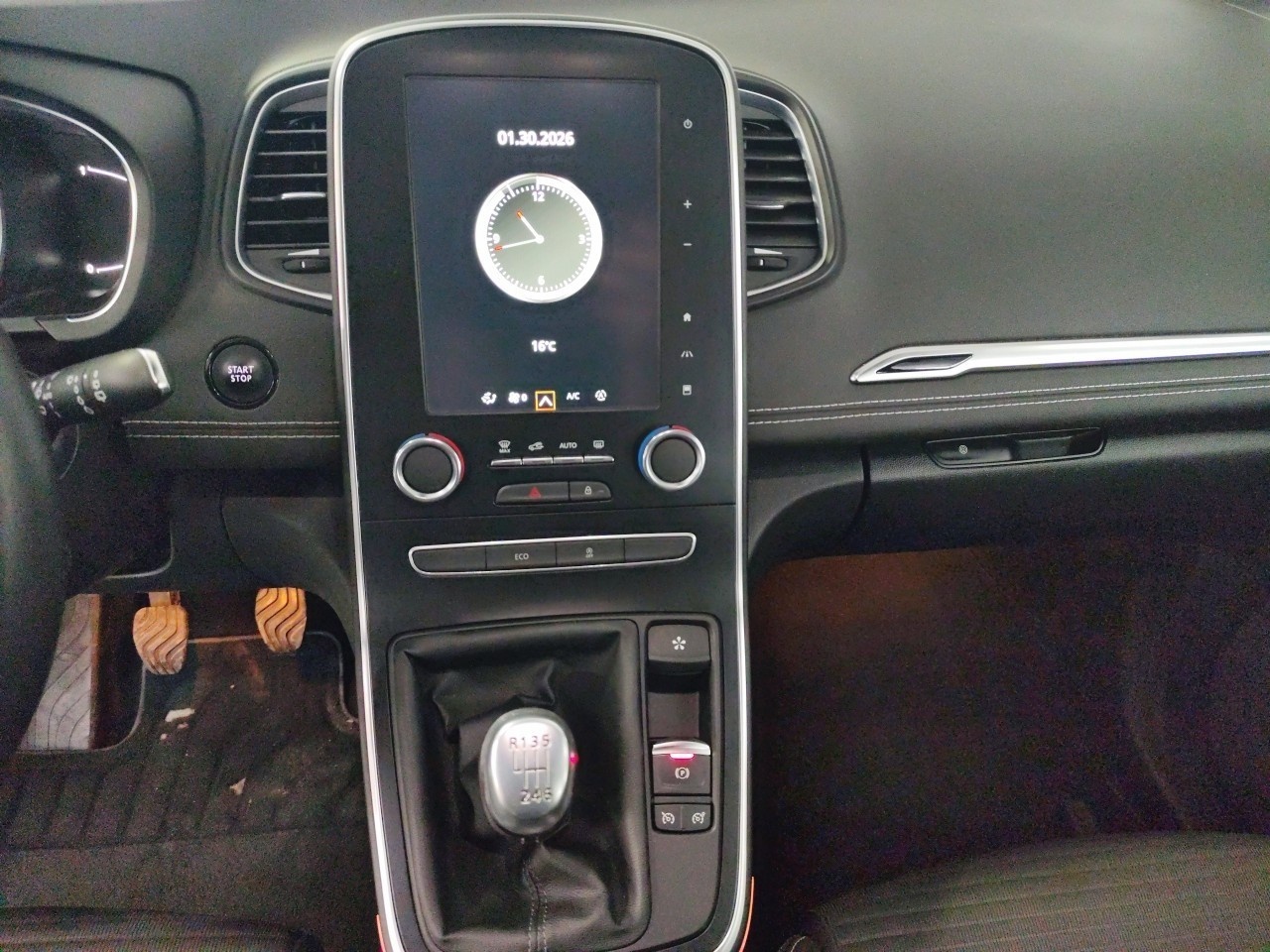 Renault Grand Scenic Zen TCe 103 kW (140 CV) GPF - 6