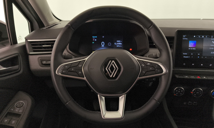 Renault Clio Evolution dCi 74 kW (100 CV) - 17 Renault Clio Evolution dCi 74 kW (100 CV) - 17