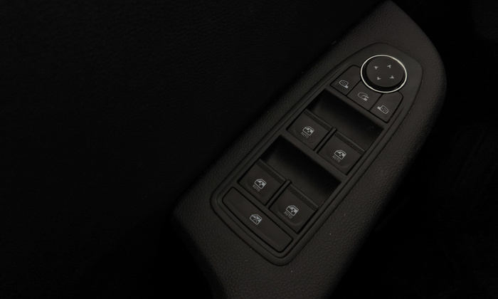 Renault Clio Evolution dCi 74 kW (100 CV) - 25 Renault Clio Evolution dCi 74 kW (100 CV) - 25