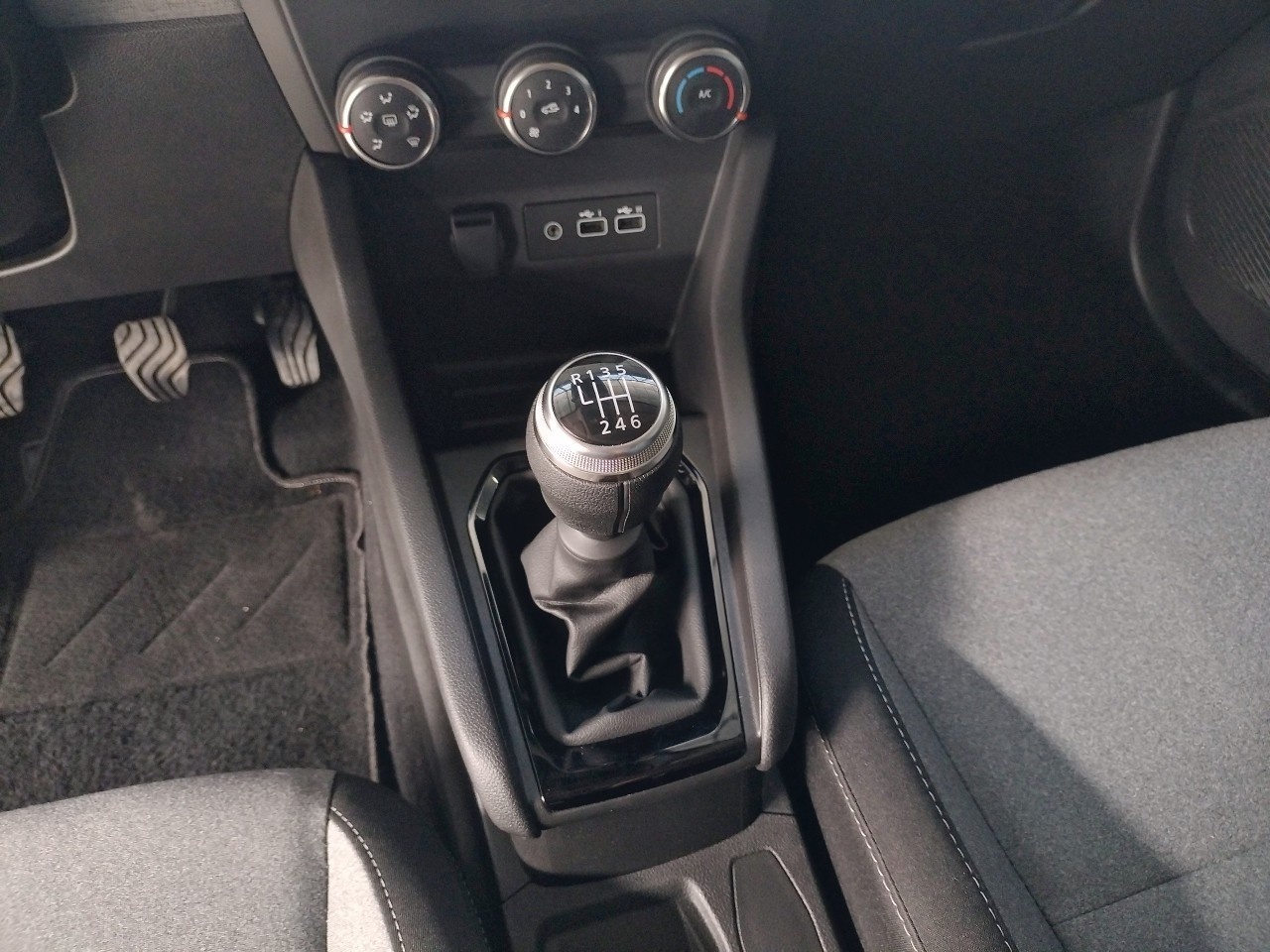 Renault Clio Eco-G 100 GLP Evolution 74 kW (100 CV) - 7