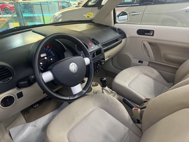 VolkswagenBeetle Cabrio 1.6 75 kW (102 CV) Vehículo usado en Barcelona - 2