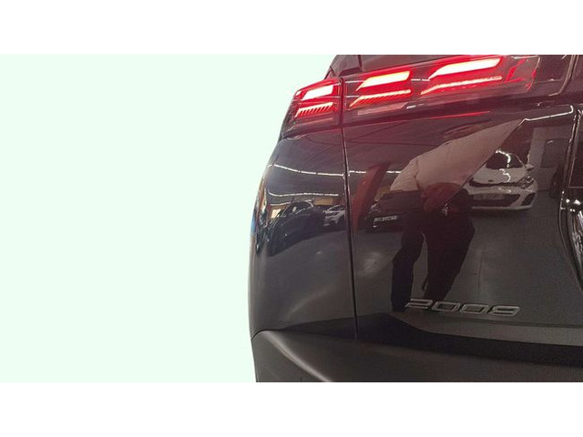 Peugeot2008 PureTech 100 S&S Allure 75 kW (100 CV) Vehículo usado en Barcelona - 18