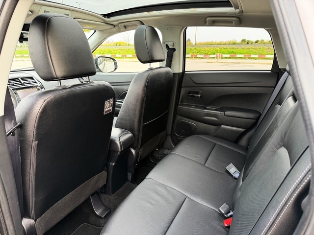 MitsubishiASX 220 DI-D Kaiteki 4WD Auto 110 kW (150 CV) Vehículo usado en Barcelona - 8