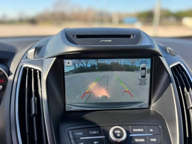 FordC-Max 1.5 TDCI Titanium 88 kW (120 CV) Vehículo usado en Barcelona - 14