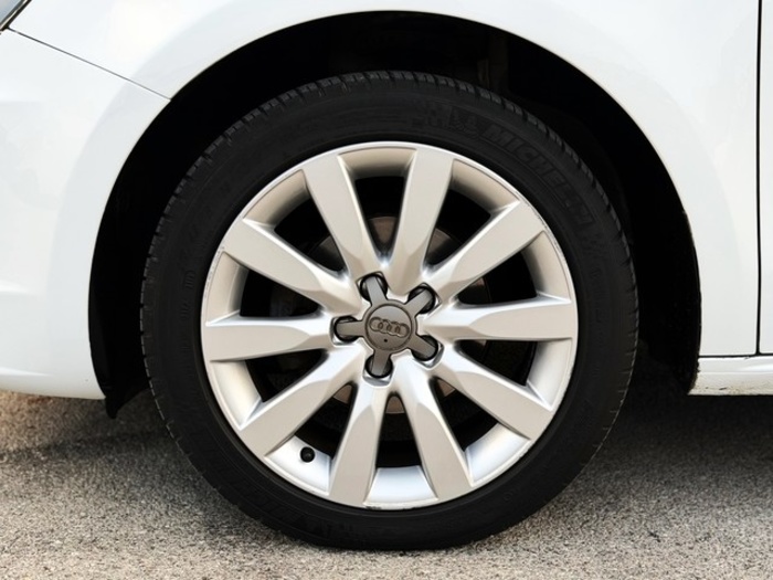 AudiA1 Sportback Ambition 1.6 TDI 66 kW (90 CV) Vehículo usado en Barcelona - 11 AudiA1 Sportback Ambition 1.6 TDI 66 kW (90 CV) Vehículo usado en Barcelona - 11