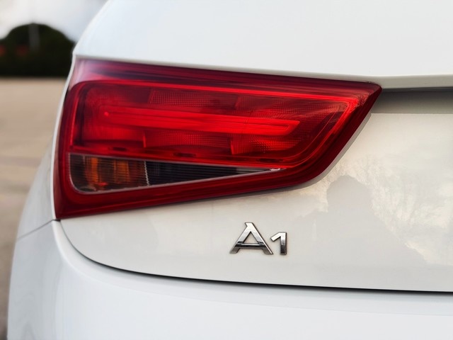 AudiA1 Sportback Ambition 1.6 TDI 66 kW (90 CV) Vehículo usado en Barcelona - 13