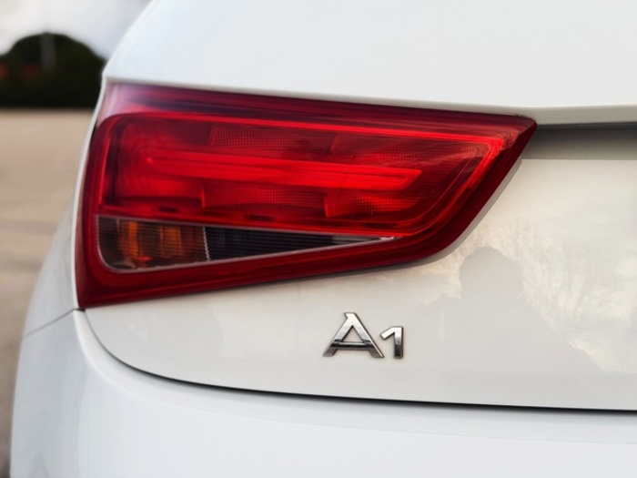 AudiA1 Sportback Ambition 1.6 TDI 66 kW (90 CV) Vehículo usado en Barcelona - 13 AudiA1 Sportback Ambition 1.6 TDI 66 kW (90 CV) Vehículo usado en Barcelona - 13