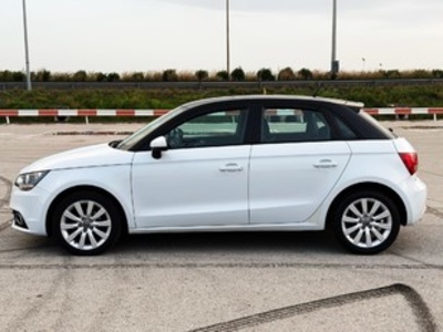 Audi A1 Sportback Ambition 1.6 TDI 66 kW (90 CV) Audi A1 Sportback Ambition 1.6 TDI 66 kW (90 CV)