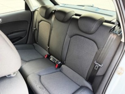 Audi A1 Sportback Ambition 1.6 TDI 66 kW (90 CV) Audi A1 Sportback Ambition 1.6 TDI 66 kW (90 CV)