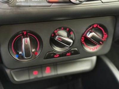 Audi A1 Sportback Ambition 1.6 TDI 66 kW (90 CV) Audi A1 Sportback Ambition 1.6 TDI 66 kW (90 CV)