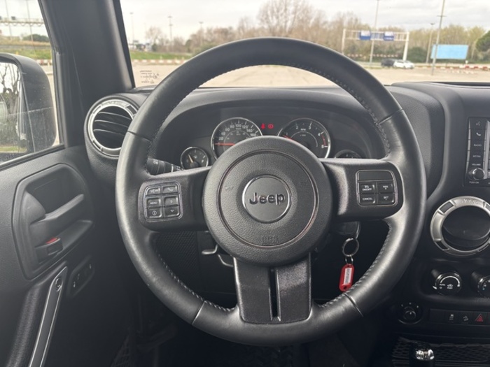 JeepWrangler 2.8 CRD Sahara Auto 147 kW (200 CV) Vehículo usado en Barcelona - 14 JeepWrangler 2.8 CRD Sahara Auto 147 kW (200 CV) Vehículo usado en Barcelona - 14