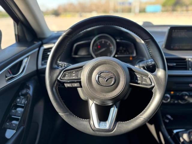 MazdaMazda 3 2.2 SKYACTIV-D Zenith+Navegador 110 kW (150 CV) KM0 en Barcelona - 9