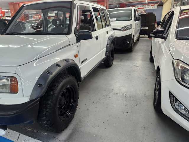 SuzukiVitara 1.6 LWB Luxe PP Ac 71 kW (95 CV) Vehículo usado en Barcelona - 3