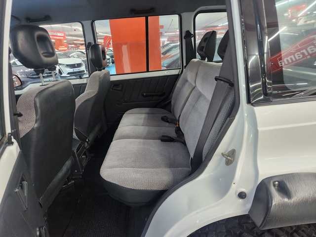 SuzukiVitara 1.6 LWB Luxe PP Ac 71 kW (95 CV) Vehículo usado en Barcelona - 9