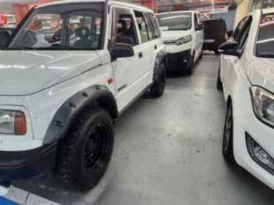 Suzuki Vitara 1.6 LWB Luxe PP Ac 71 kW (95 CV) Suzuki Vitara 1.6 LWB Luxe PP Ac 71 kW (95 CV)