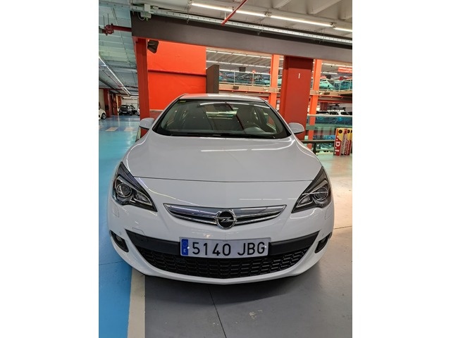 OpelAstra GTC 1.4 Turbo S&S Sportive 103 kW (140 CV) KM0 en Barcelona - 1