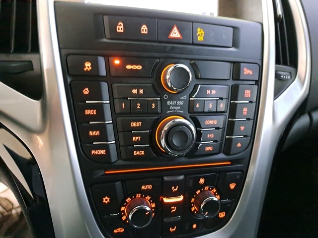 OpelAstra GTC 1.4 Turbo S&S Sportive 103 kW (140 CV) KM0 en Barcelona - 9