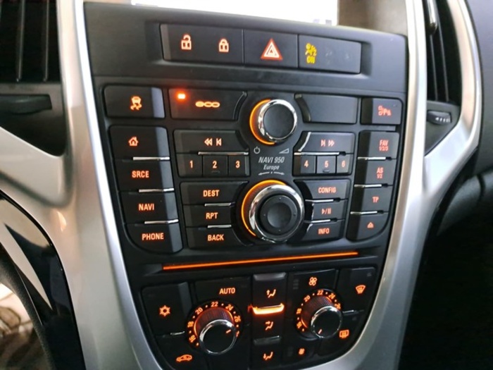 OpelAstra GTC 1.4 Turbo S&S Sportive 103 kW (140 CV) KM0 en Barcelona - 9 OpelAstra GTC 1.4 Turbo S&S Sportive 103 kW (140 CV) KM0 en Barcelona - 9