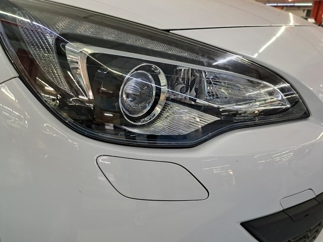 OpelAstra GTC 1.4 Turbo S&S Sportive 103 kW (140 CV) KM0 en Barcelona - 23