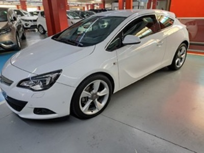 Opel Astra GTC 1.4 Turbo S&S Sportive 103 kW (140 CV) Opel Astra GTC 1.4 Turbo S&S Sportive 103 kW (140 CV)