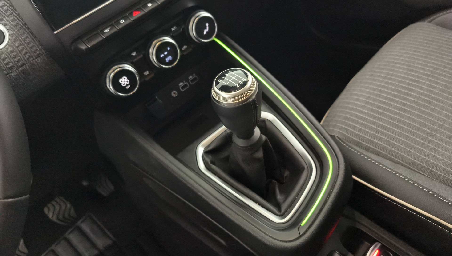 Renault Clio Techno Eco-G 74 kW (100 CV) - 24