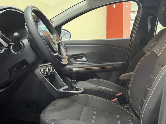 DaciaSandero Stepway Expression TCe 67 kW (91 CV) Vehículo usado en Barcelona - 9 DaciaSandero Stepway Expression TCe 67 kW (91 CV) Vehículo usado en Barcelona - 9