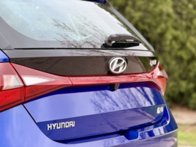 Hyundai i20 1.0 TGDI 48V Tecno DCT 74 kW (100 CV) Hyundai i20 1.0 TGDI 48V Tecno DCT 74 kW (100 CV)