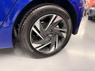 Hyundai i20 1.0 TGDI 48V Tecno DCT 74 kW (100 CV)